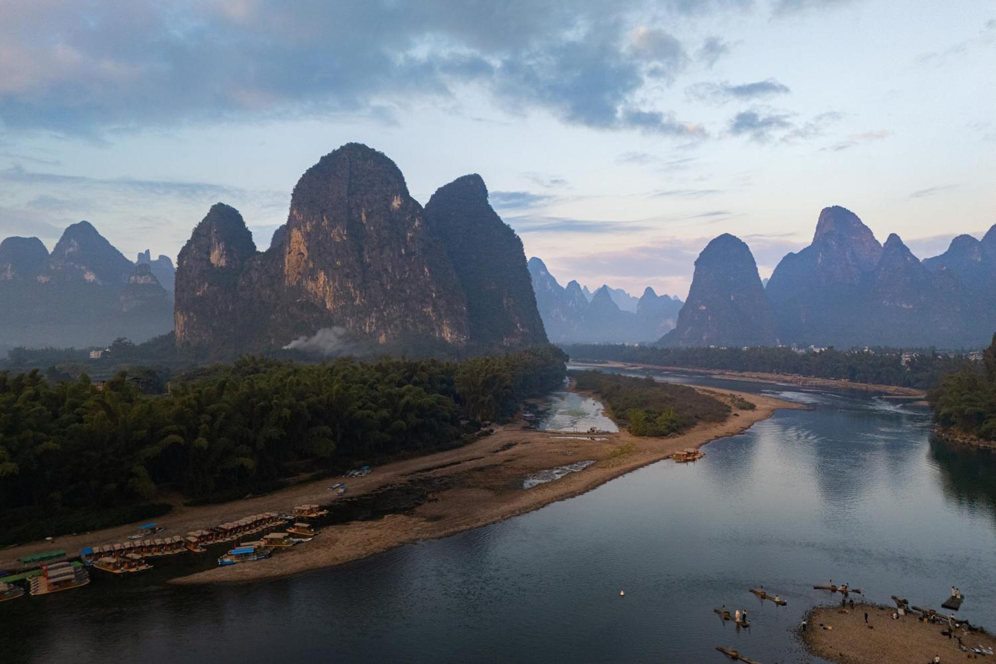 Leisure Courtyard Hotel Yangshuo-Free Shuttle Bus To Yangshuo Station Stay 2 Nights One Way Exterior photo