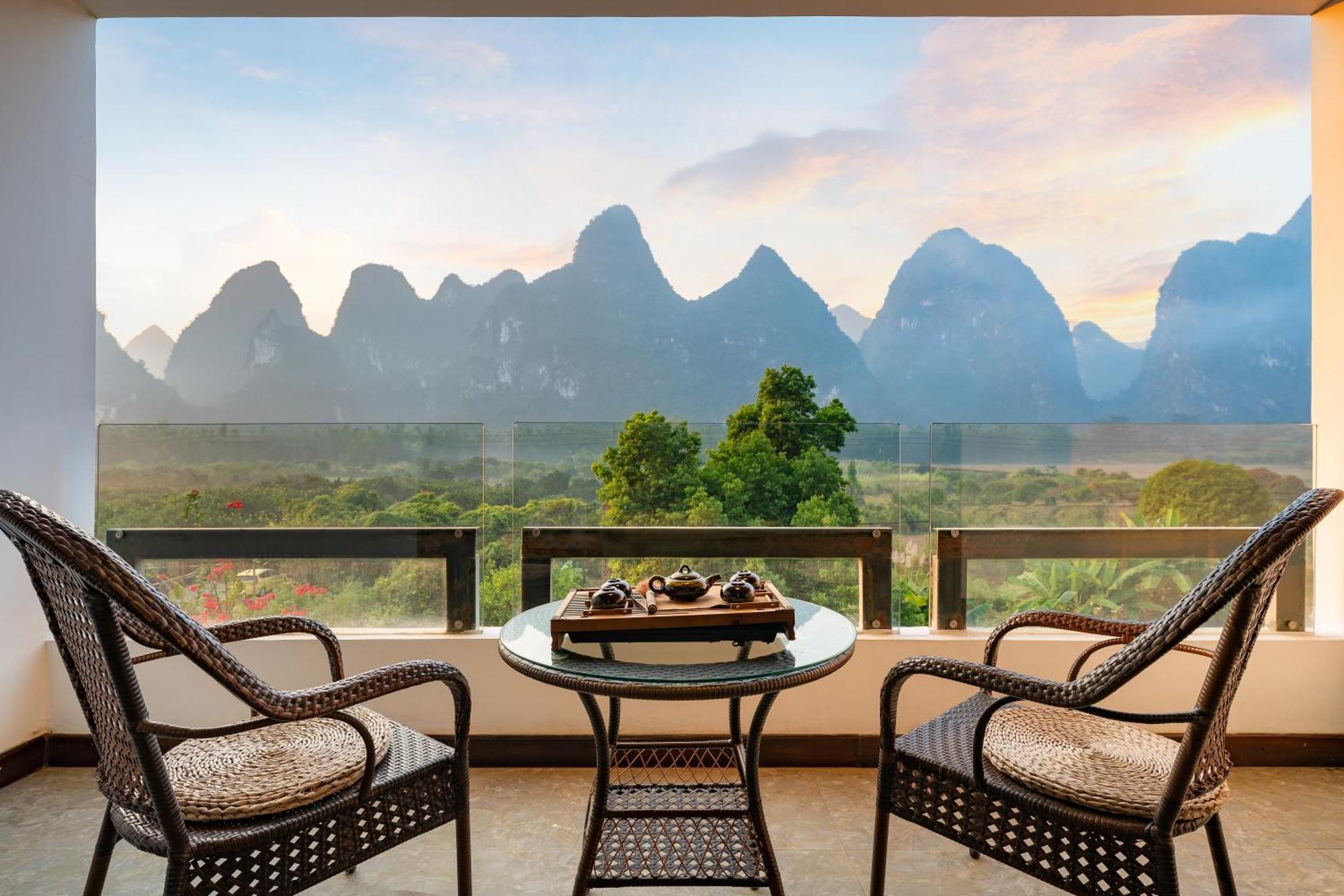 Leisure Courtyard Hotel Yangshuo-Free Shuttle Bus To Yangshuo Station Stay 2 Nights One Way Exterior photo